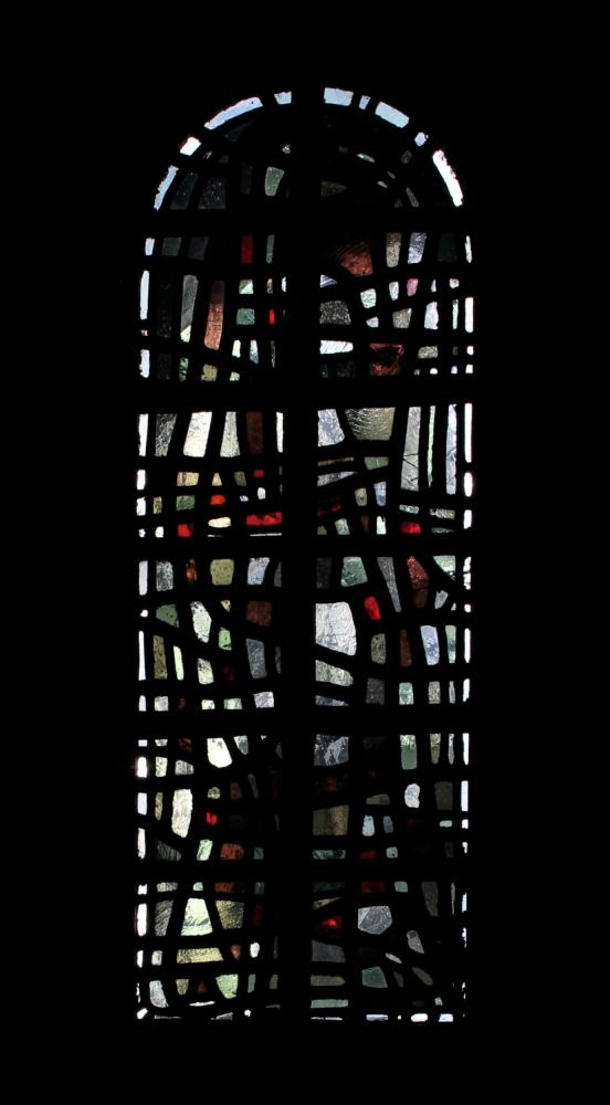 Rundbogenfenster, Mitte, Nebenkrypta St. Patrokli, 1957-58