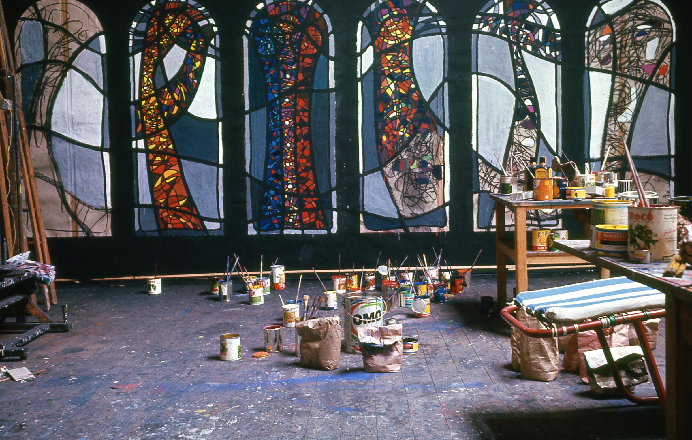 Atelier Hans Kaiser, Soest, mit Fensterentwürfen für das Mutterhaus der Vincentinerinnen, Paderborn, 1965, Archivfoto