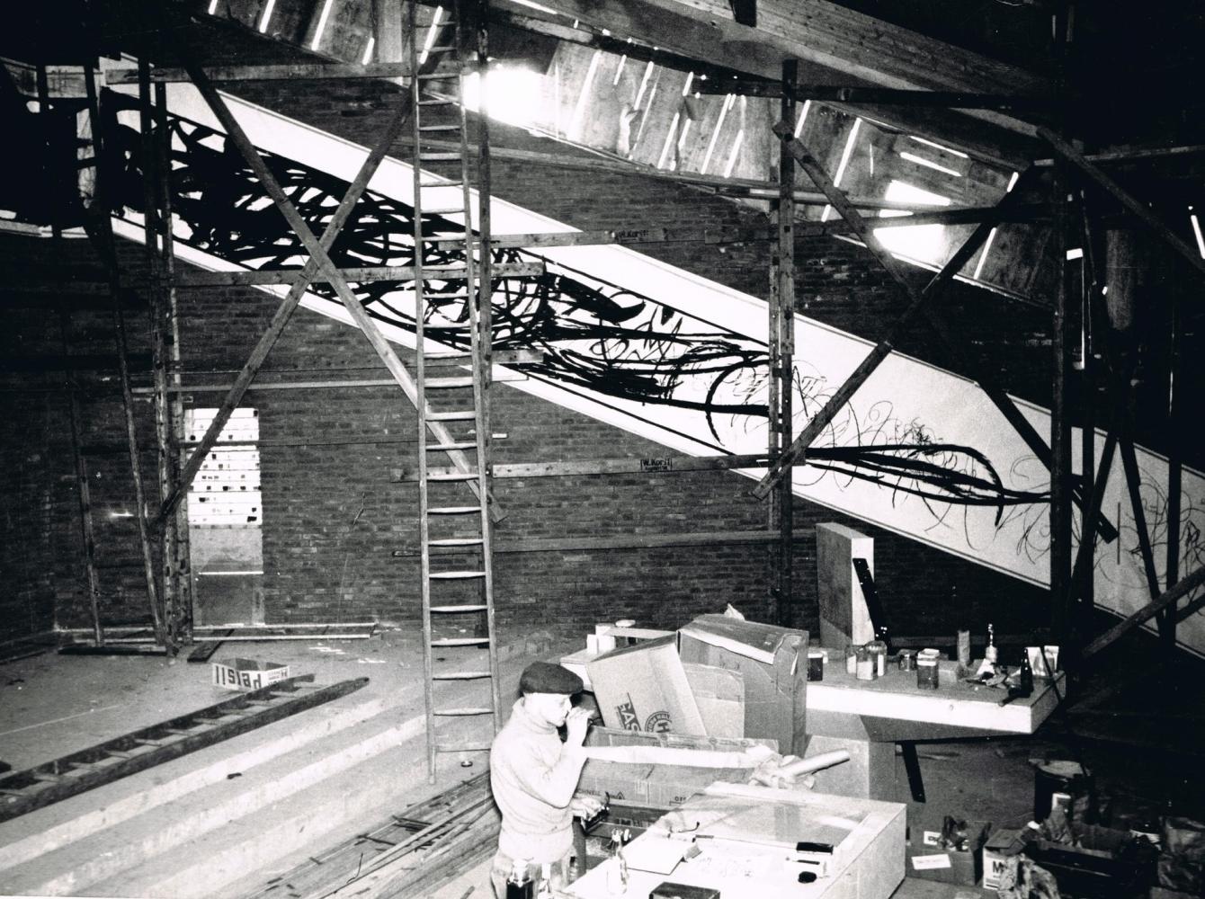Entwurfsprozess des Fensterbandes für die Johanneskirche, Soest, 1964, Archivfoto Hans Kaiser beim Entwurf des Fensterbandes für die Johanneskirche, Soest, 1964, Archivfoto